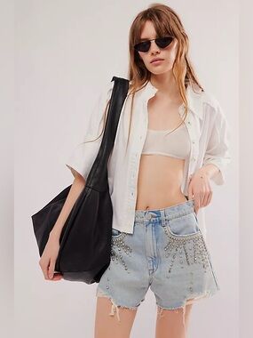 Free People Blank NYC Starstruck rhinestone denim shorts size 31 EUC